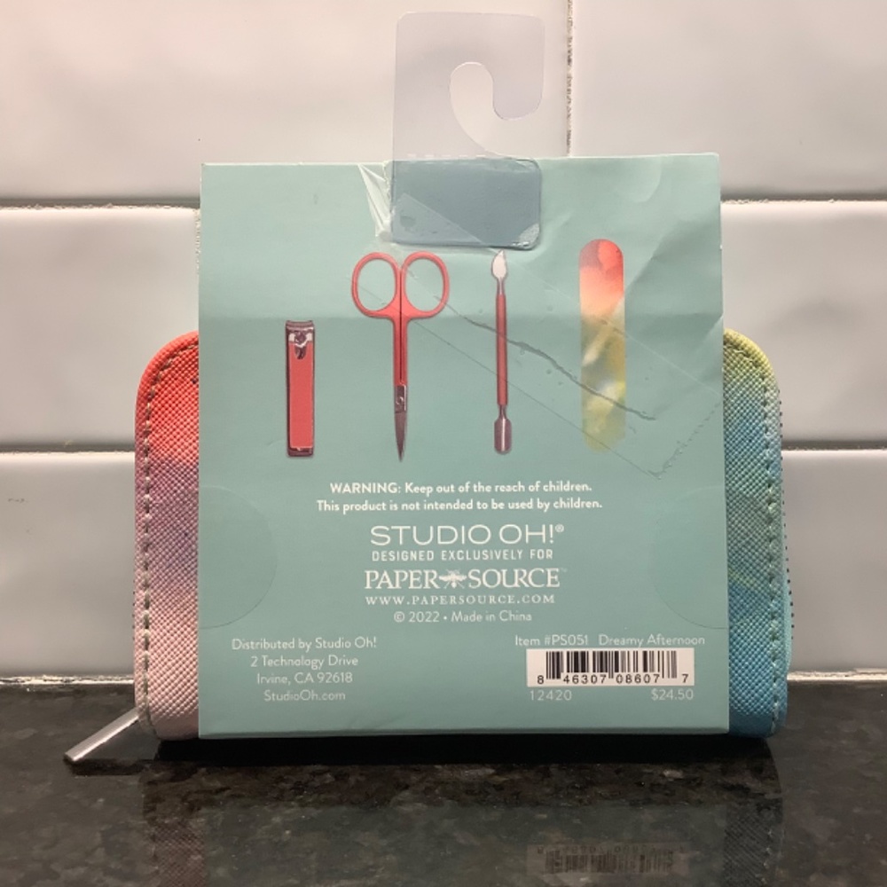 Manicure Set - Picture 5 of 7